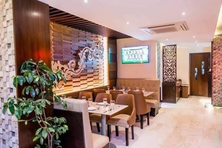 Restaurant Interior — photo 4